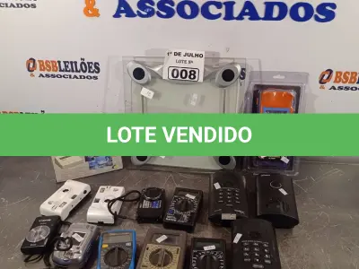 LOTE 008 - 03 INTERFONES, VÁRIAS MAQUINAS FOTOGRÁFICAS, 03 MULTÍMETROS, 01 IDENTIFICADOR DE CHAMADAS, 01 BALANÇA DE USO DOMÉSTICO E 01 BOLSA ESTANQUE. (NO ESTADO, LEILÃO NÃO TEM GARANTIA E NEM DEVOLUÇÃO, SUJEITO A POSSÍVEIS AVARIAS VISÍVEIS/OCULTAS E/OU AUSÊNCIA DE COMPONENTES).