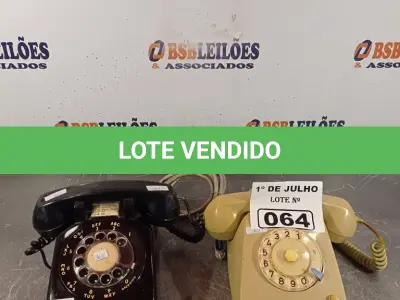 LOTE 064 - 02 APARELHOS DE TELEFONE ANTIGOS. (NO ESTADO, LEILÃO NÃO TEM GARANTIA E NEM DEVOLUÇÃO, SUJEITO A POSSÍVEIS AVARIAS VISÍVEIS/OCULTAS E/OU AUSÊNCIA DE COMPONENTES).