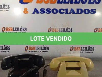 LOTE 064 - 02 APARELHOS DE TELEFONE ANTIGOS. (NO ESTADO, LEILÃO NÃO TEM GARANTIA E NEM DEVOLUÇÃO, SUJEITO A POSSÍVEIS AVARIAS VISÍVEIS/OCULTAS E/OU AUSÊNCIA DE COMPONENTES).