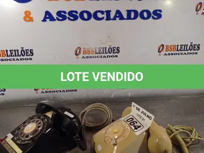 LOTE 064 - 02 APARELHOS DE TELEFONE ANTIGOS. (NO ESTADO, LEILÃO NÃO TEM GARANTIA E NEM DEVOLUÇÃO, SUJEITO A POSSÍVEIS AVARIAS VISÍVEIS/OCULTAS E/OU AUSÊNCIA DE COMPONENTES).