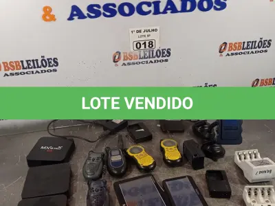 LOTE 018 - 01 LOTE COM VÁRIOS CARREGADORES DE PILHAS, 03 GPS E 04 MAX PRO 4K MARCAS E MODELOS DIVERSOS. (NO ESTADO, LEILÃO NÃO TEM GARANTIA E NEM DEVOLUÇÃO, SUJEITO A POSSÍVEIS AVARIAS VISÍVEIS/OCULTAS E/OU AUSÊNCIA DE COMPONENTES).