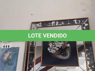 LOTE 111 - 02 QUADROS DECORATIVOS (NO ESTADO, NÃO SABEMOS SE FUNCIONA. LEILÃO NÃO TEM GARANTIA E NEM DEVOLUÇÃO).
