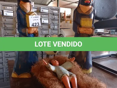 LOTE 423 - 01 PRESÉPIO EM MADEIRA. (NO ESTADO, LEILÃO NÃO TEM GARANTIA E NEM DEVOLUÇÃO, SUJEITO A POSSÍVEIS AVARIAS VISÍVEIS/OCULTAS E/OU AUSÊNCIA DE COMPONENTES).