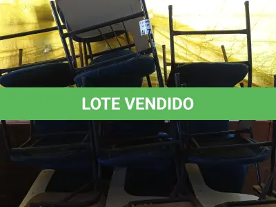 LOTE 407 - 10 CADEIRAS DE AUDITÓRIO. (NO ESTADO, LEILÃO NÃO TEM GARANTIA E NEM DEVOLUÇÃO, SUJEITO A POSSÍVEIS AVARIAS VISÍVEIS/OCULTAS E/OU AUSÊNCIA DE COMPONENTES).