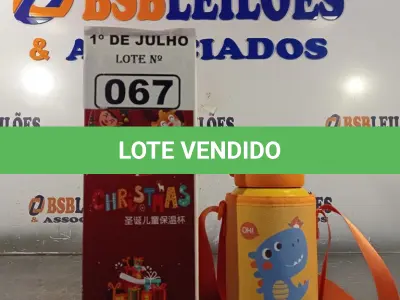 LOTE 067 - 01 GARRAFA TÉRMICA INFANTIL. (NO ESTADO, LEILÃO NÃO TEM GARANTIA E NEM DEVOLUÇÃO, SUJEITO A POSSÍVEIS AVARIAS VISÍVEIS/OCULTAS E/OU AUSÊNCIA DE COMPONENTES).