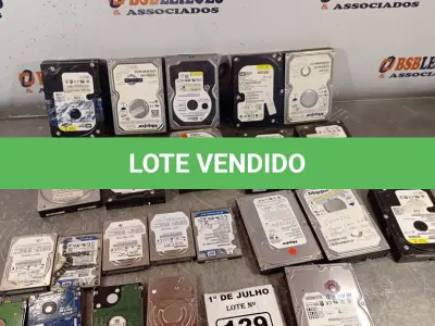 LOTE 129 - 01 LOTE COM VÁRIOS HARD DISC MARCAS E MODELOS DIVERSOS. (NO ESTADO, LEILÃO NÃO TEM GARANTIA E NEM DEVOLUÇÃO, SUJEITO A POSSÍVEIS AVARIAS VISÍVEIS/OCULTAS E/OU AUSÊNCIA DE COMPONENTES).