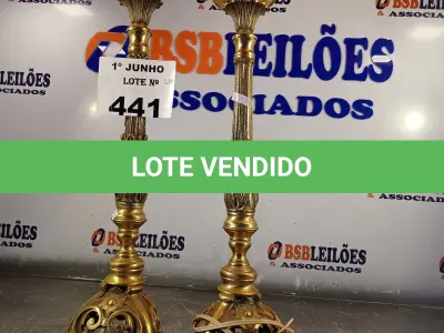 LOTE 441 - 02 ABAJURES EM METAL INCOMPLETOS. (NO ESTADO, LEILÃO NÃO TEM GARANTIA E NEM DEVOLUÇÃO, SUJEITO A POSSÍVEIS AVARIAS VISÍVEIS/OCULTAS E/OU AUSÊNCIA DE COMPONENTES).