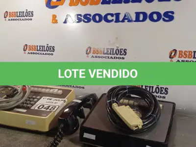 LOTE 048 - 02 APARELHOS DE TELEFONE ANTIGOS. (NO ESTADO, LEILÃO NÃO TEM GARANTIA E NEM DEVOLUÇÃO, SUJEITO A POSSÍVEIS AVARIAS VISÍVEIS/OCULTAS E/OU AUSÊNCIA DE COMPONENTES).