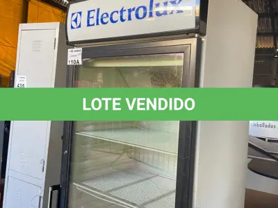 LOTE 110 - 01 CERVEJEIRA VERTICAL MARCA ELETROLUX 220V. (FUNCIONANDO) (NO ESTADO, LEILÃO NÃO TEM GARANTIA E NEM DEVOLUÇÃO, SUJEITO A POSSÍVEIS AVARIAS VISÍVEIS/OCULTAS E/OU AUSÊNCIA DE COMPONENTES).