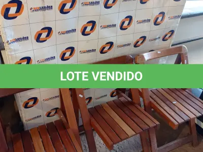 LOTE 421 - 04 CADEIRAS DOBRÁVEIS EM MADEIRA (NO ESTADO, LEILÃO NÃO TEM GARANTIA E NEM DEVOLUÇÃO, SUJEITO A POSSÍVEIS AVARIAS VISÍVEIS/OCULTAS E/OU AUSÊNCIA DE COMPONENTES).
