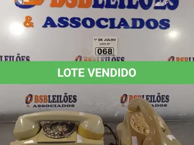LOTE 068 - 02 APARELHOS DE TELEFONE ANTIGOS. (NO ESTADO, LEILÃO NÃO TEM GARANTIA E NEM DEVOLUÇÃO, SUJEITO A POSSÍVEIS AVARIAS VISÍVEIS/OCULTAS E/OU AUSÊNCIA DE COMPONENTES).