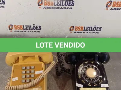 LOTE 116 - 02 APARELHOS DE TELEFONE ANTIGOS. (NO ESTADO, LEILÃO NÃO TEM GARANTIA E NEM DEVOLUÇÃO, SUJEITO A POSSÍVEIS AVARIAS VISÍVEIS/OCULTAS E/OU AUSÊNCIA DE COMPONENTES).
