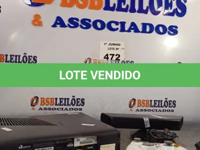 LOTE 472 - 01 CONSOLE XBOX 360, 01 KINECT E 02 CONTROLES. (NO ESTADO, LEILÃO NÃO TEM GARANTIA E NEM DEVOLUÇÃO, SUJEITO A POSSÍVEIS AVARIAS VISÍVEIS/OCULTAS E/OU AUSÊNCIA DE COMPONENTES).