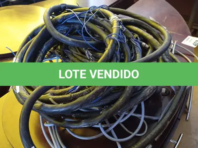 LOTE 404 - 01 LOTE COM VÁRIOS CABOS DE SOM E TELECOMUNICAÇÕES DIVERSOS. (NO ESTADO, LEILÃO NÃO TEM GARANTIA E NEM DEVOLUÇÃO, SUJEITO A POSSÍVEIS AVARIAS VISÍVEIS/OCULTAS E/OU AUSÊNCIA DE COMPONENTES).