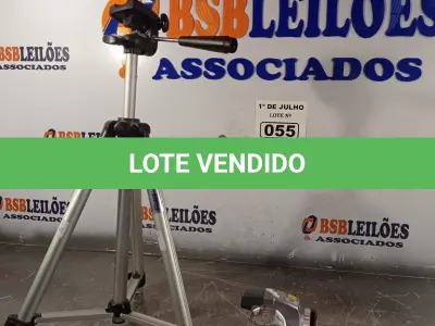 LOTE 055 - 01 CÂMERA FOTOGRÁFICA COM TRIPE. (NO ESTADO, LEILÃO NÃO TEM GARANTIA E NEM DEVOLUÇÃO, SUJEITO A POSSÍVEIS AVARIAS VISÍVEIS/OCULTAS E/OU AUSÊNCIA DE COMPONENTES).