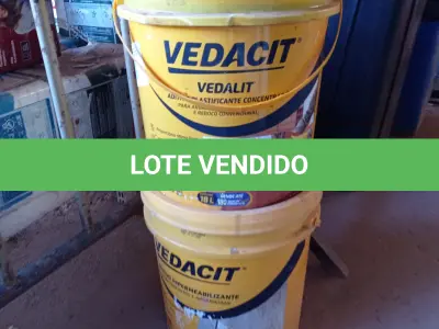 LOTE 526 - 01 BALDE DE ADITIVO IMPERMEABILIZANTE PARA CONCRETO E ARGAMASSA E 01 BALDE DE VEDALIT 18L. (NO ESTADO, LEILÃO NÃO TEM GARANTIA E NEM DEVOLUÇÃO, SUJEITO A POSSÍVEIS AVARIAS VISÍVEIS/OCULTAS E/OU AUSÊNCIA DE COMPONENTES).