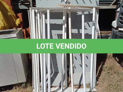 LOTE 516 - 01 LOTE COM VÁRIOS EXPOSITORES EM METAL MODELOS DIVERSOS. (NO ESTADO, LEILÃO NÃO TEM GARANTIA E NEM DEVOLUÇÃO, SUJEITO A POSSÍVEIS AVARIAS VISÍVEIS/OCULTAS E/OU AUSÊNCIA DE COMPONENTES).