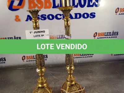 LOTE 441 - 02 ABAJURES EM METAL INCOMPLETOS. (NO ESTADO, LEILÃO NÃO TEM GARANTIA E NEM DEVOLUÇÃO, SUJEITO A POSSÍVEIS AVARIAS VISÍVEIS/OCULTAS E/OU AUSÊNCIA DE COMPONENTES).