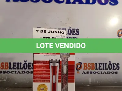 LOTE 140 - 01 MÁQUINA DE CORTAR CABELO. (NO ESTADO, LEILÃO NÃO TEM GARANTIA E NEM DEVOLUÇÃO, SUJEITO A POSSÍVEIS AVARIAS VISÍVEIS/OCULTAS E/OU AUSÊNCIA DE COMPONENTES).