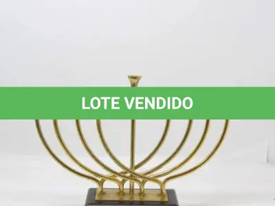 LOTE 149 - 01 CASTIÇAL CANDELABRO IMPORTADO EM METAL TAMANHO,28 X 20CM. (NO ESTADO)