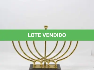 LOTE 149 - 01 CASTIÇAL CANDELABRO IMPORTADO EM METAL TAMANHO,28 X 20CM. (NO ESTADO)