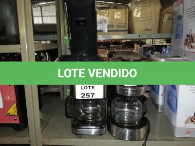 LOTE 257 - 5 CAFETEIRAS (NO ESTADO SEM GARANTIA DE FUNCIONAMENTO, SUJEITO A POSSÍVEIS AVARIAS VISÍVEIS/OCULTAS E/OU AUSÊNCIA DE COMPONENTES)