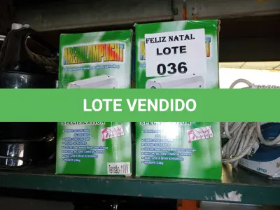 LOTE 036 - 4 PROJETOR DE LUZES E EFEITOS (ARENA LAMPLIGHT) (NO ESTADO SEM GARANTIA DE FUNCIONAMENTO, SUJEITO A POSSÍVEIS AVARIAS VISÍVEIS/OCULTAS E/OU AUSÊNCIA DE COMPONENTES)