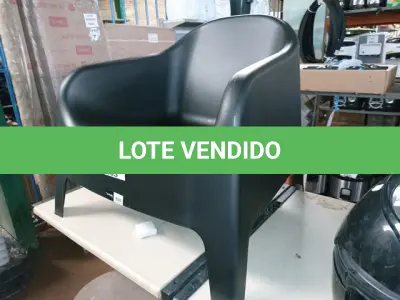 LOTE 155 - POLTRONA SKARPO PRETA (NO ESTADO SEM GARANTIA DE FUNCIONAMENTO, SUJEITO A POSSÍVEIS AVARIAS VISÍVEIS/OCULTAS E/OU AUSÊNCIA DE COMPONENTES)
