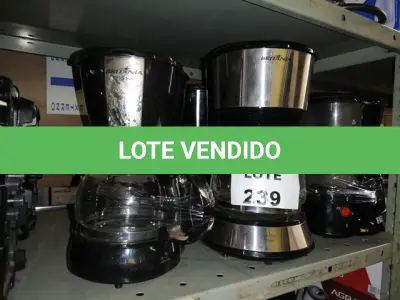 LOTE 239 - 5 CAFETEIRAS (NO ESTADO SEM GARANTIA DE FUNCIONAMENTO, SUJEITO A POSSÍVEIS AVARIAS VISÍVEIS/OCULTAS E/OU AUSÊNCIA DE COMPONENTES)