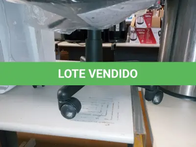 LOTE 196 - CADEIRA GAMER (NO ESTADO SEM GARANTIA DE FUNCIONAMENTO, SUJEITO A POSSÍVEIS AVARIAS VISÍVEIS/OCULTAS E/OU AUSÊNCIA DE COMPONENTES)
