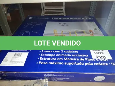 LOTE 220 - CONJUNTO INFANTIL DE MESA E CADEIRA MEMBER'S MARK (NO ESTADO SEM GARANTIA DE FUNCIONAMENTO, SUJEITO A POSSÍVEIS AVARIAS VISÍVEIS/OCULTAS E/OU AUSÊNCIA DE COMPONENTES)