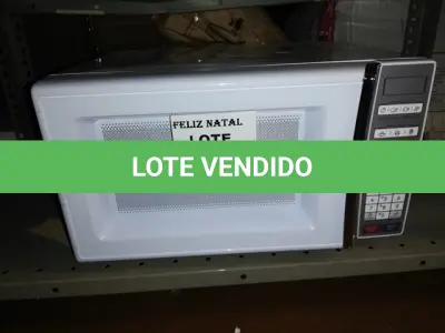 LOTE 235 - FORNO MICROONDAS ELECTROLUX (NO ESTADO SEM GARANTIA DE FUNCIONAMENTO, SUJEITO A POSSÍVEIS AVARIAS VISÍVEIS/OCULTAS E/OU AUSÊNCIA DE COMPONENTES)