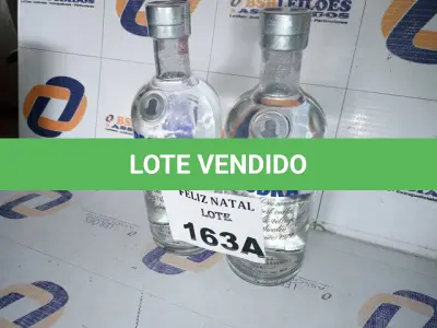 LOTE 163 - 2 VODKAS DESTILADA ABSOLUT GARRAFA 750ML (NO ESTADO SEM GARANTIA DE FUNCIONAMENTO, SUJEITO A POSSÍVEIS AVARIAS VISÍVEIS/OCULTAS E/OU AUSÊNCIA DE COMPONENTES)