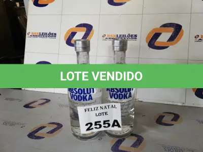 LOTE 255 - 2 VODKAS DESTILADA ABSOLUT GARRAFA 750ML (NO ESTADO SEM GARANTIA DE FUNCIONAMENTO, SUJEITO A POSSÍVEIS AVARIAS VISÍVEIS/OCULTAS E/OU AUSÊNCIA DE COMPONENTES)