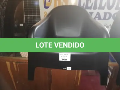 LOTE 369 - POLTRONA SKARPO PRETA (NO ESTADO SEM GARANTIA DE FUNCIONAMENTO, SUJEITO A POSSÍVEIS AVARIAS VISÍVEIS/OCULTAS E/OU AUSÊNCIA DE COMPONENTES)