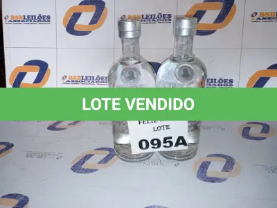 LOTE 095 - 2 VODKAS DESTILADA ABSOLUT GARRAFA 750ML (NO ESTADO SEM GARANTIA DE FUNCIONAMENTO, SUJEITO A POSSÍVEIS AVARIAS VISÍVEIS/OCULTAS E/OU AUSÊNCIA DE COMPONENTES)
