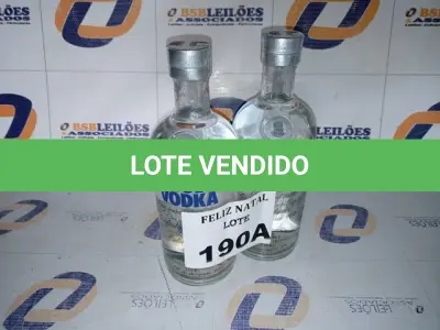 LOTE 190 - 2 VODKAS DESTILADA ABSOLUT GARRAFA 750ML (NO ESTADO SEM GARANTIA DE FUNCIONAMENTO, SUJEITO A POSSÍVEIS AVARIAS VISÍVEIS/OCULTAS E/OU AUSÊNCIA DE COMPONENTES)