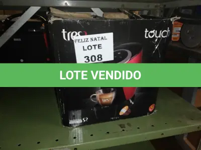 LOTE 308 - MÁQUINA DE CAFÉ TRES TOUCH 220 VOLTS VERMELHA (NO ESTADO SEM GARANTIA DE FUNCIONAMENTO, SUJEITO A POSSÍVEIS AVARIAS VISÍVEIS/OCULTAS E/OU AUSÊNCIA DE COMPONENTES)