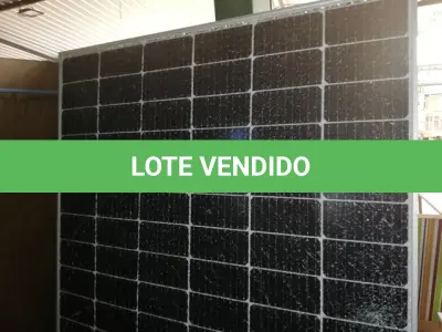 LOTE 355 - 11 PLACAS ENERGIA SOLAR (NO ESTADO SEM GARANTIA DE FUNCIONAMENTO, SUJEITO A POSSÍVEIS AVARIAS VISÍVEIS/OCULTAS E/OU AUSÊNCIA DE COMPONENTES)