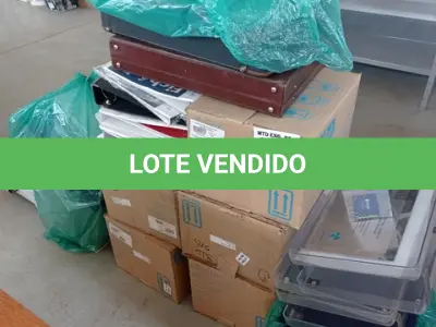 LOTE 099 - 01-LOTE C/ PASTAS PARA ESCRITÓRIO, E 02-MALETAS (NO ESTADO)