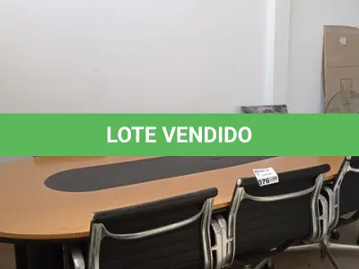 LOTE 076 - 01-MESA PARA REUNIÃO C/08-CADEIRA GIRATÓRIAS C/BASE EM ALUMÍNIO (NO ESTADO)
