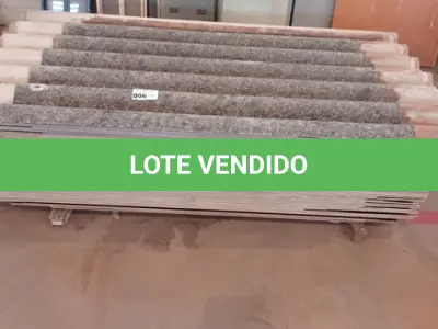 LOTE 006 - 01-LOTE COM APX: 60 TELHAS EM AMIANTO 2,10CM X1,10CM (NO ESTADO)