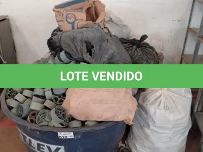 LOTE 010 - 01-LOTE C/ESPAÇADORES PARA CONCRETO ,01-CAIXA D ‘AGUA S/ TAMPA 500 LITROS (NO ESTADO)