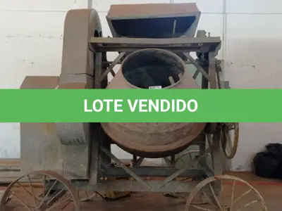 LOTE 062 - 01-BETONEIRA INDUSTRIAL C/ MOTOR (NO ESTADO)