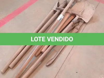 LOTE 060 - 01-KIT FERRAMENTA 02-PICARETAS, 01-ENCHADA, 01-CAVADOR, 01-ALICATE GRANDE (NO ESTADO)