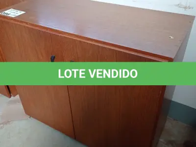 LOTE 086 - 01-ARMÁRIO EM MADEIRA 02-PORTAS (NO ESTADO)