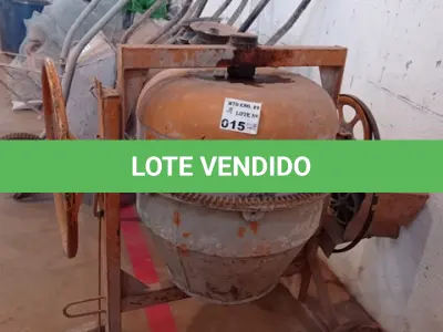 LOTE 015 - 01-BETONEIRA COM MOTOR MONOFÁSICO 120 LITROS (NO ESTADO)