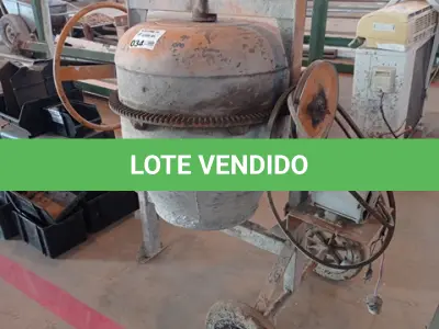 LOTE 034 - 01-BETONEIRA COM MOTOR MONOFÁSICO 120 LITROS (NO ESTADO)