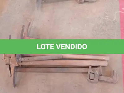 LOTE 031 - 01-KIT FERRAMENTAS 04-PICARETAS ,01CHAVE INGLESA (NO ESTADO)
