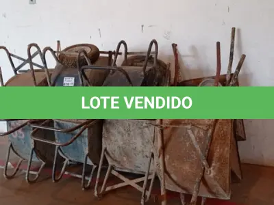 LOTE 070 - 06-CARRINHOS PARA OBRA (JERICO), 03-CARRINHOS DE MÃO. (NO ESTADO)